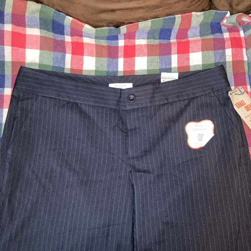 16P Black Pin Stripe Dockers.